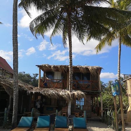 Palmario Hostal Guachaca エクステリア 写真