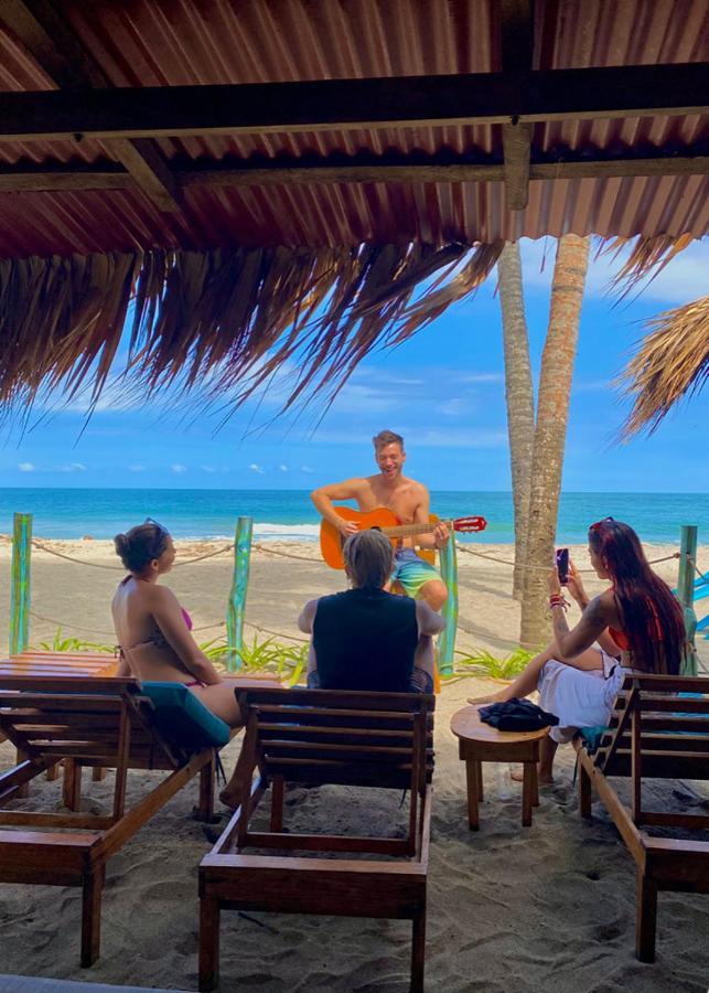 Palmario Hostal Guachaca エクステリア 写真